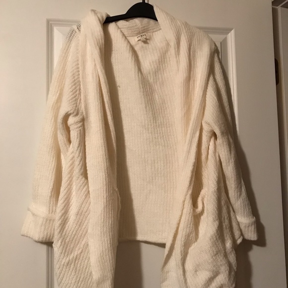 Sweater - Picture 1 of 3